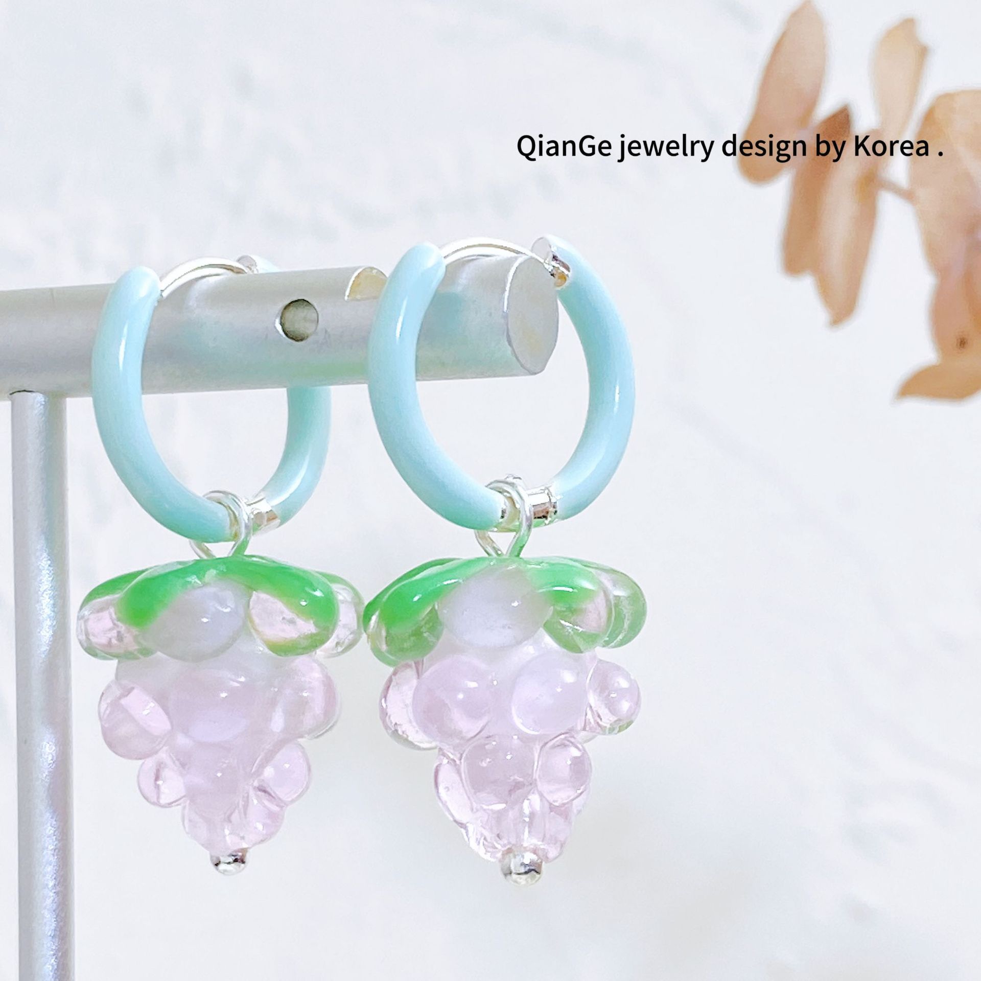 Elegant Sweet Grape Murano Glass Earrings For Women Two-Way Wear Design Fashionable Geometric Fruit Pattern Copper Jewelry