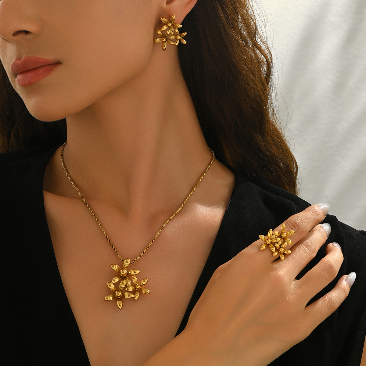 Four-Piece Stainless Steel Multiple Flower Splicing Elegant Necklace Earrings Ring Set For Banquet Bride Wedding Accessories