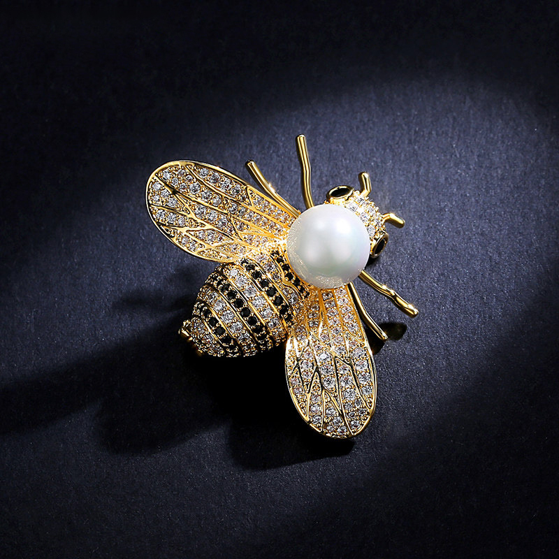 Elegant Luxurious Animal Brass Inlay Artificial Pearls Zircon Women's Brooches 1 Piece