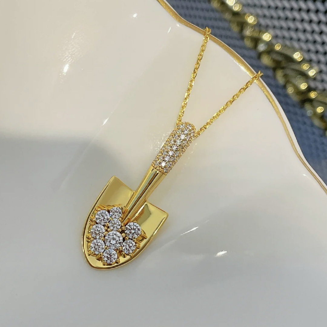 Vintage Gold Geometric Pattern Shovel Necklace For Women Daily Wear Inlaid With Diamonds Versatile Collarbone Chain High-end Fashion Jewelry