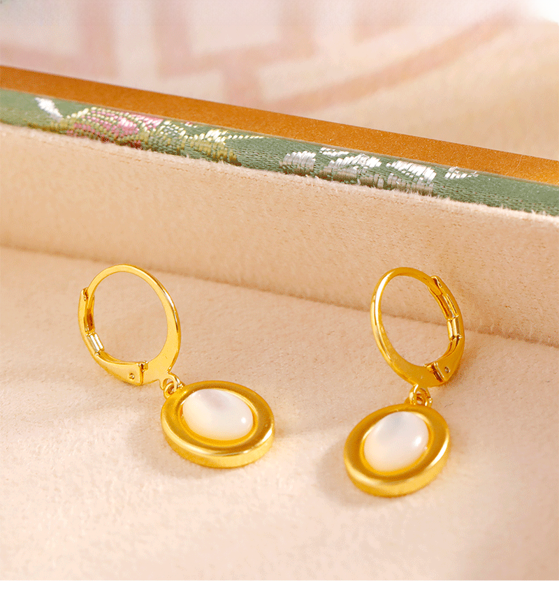 French Vintage Shell Earrings Women Summer High-End Lightweight Luxury Trendy Fashionable Jewelry Accessories