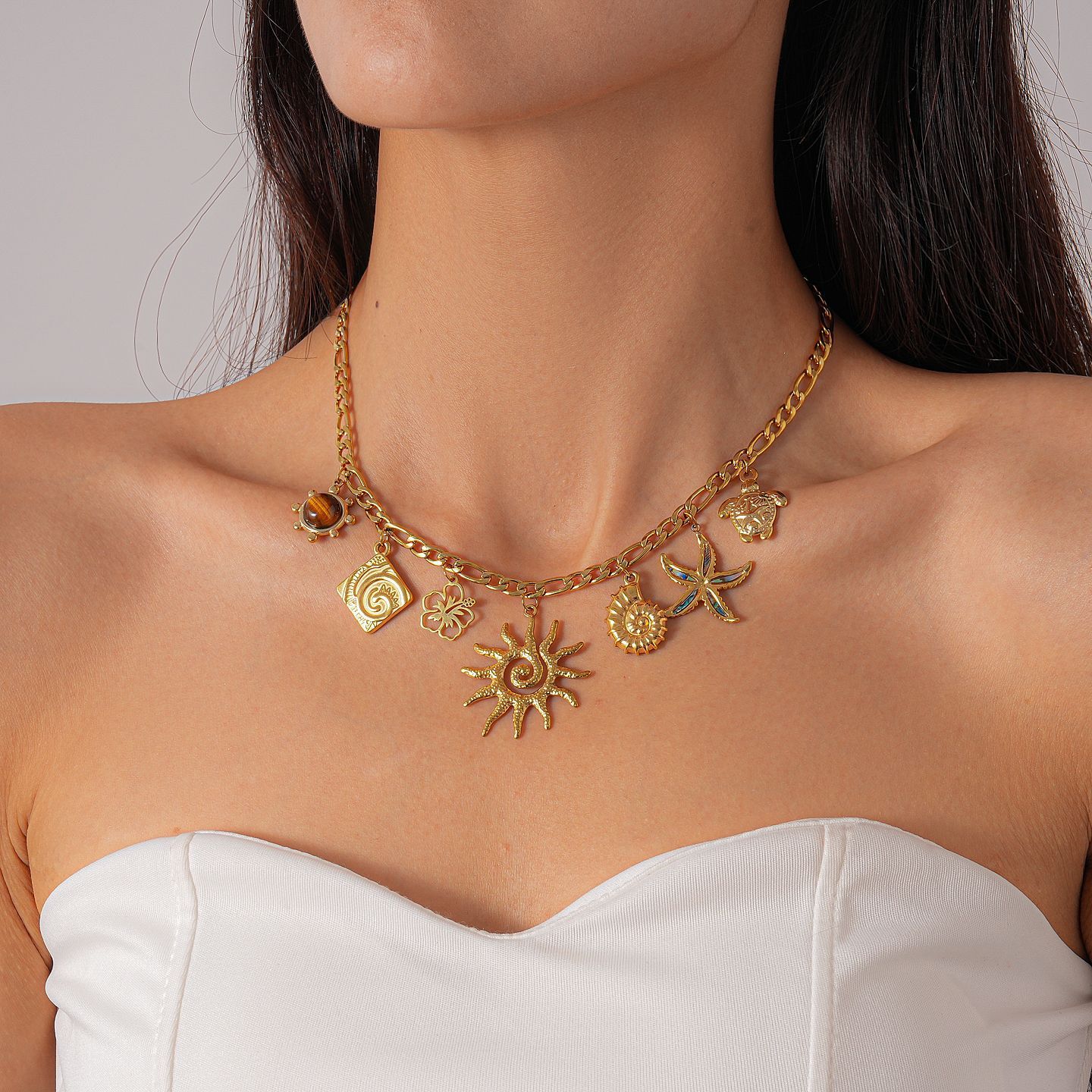 Fashionable Stainless Steel Sun Pendant Necklace Women's Versatile Light Luxury Geometric Pattern Electroplated Jewelry Accessory