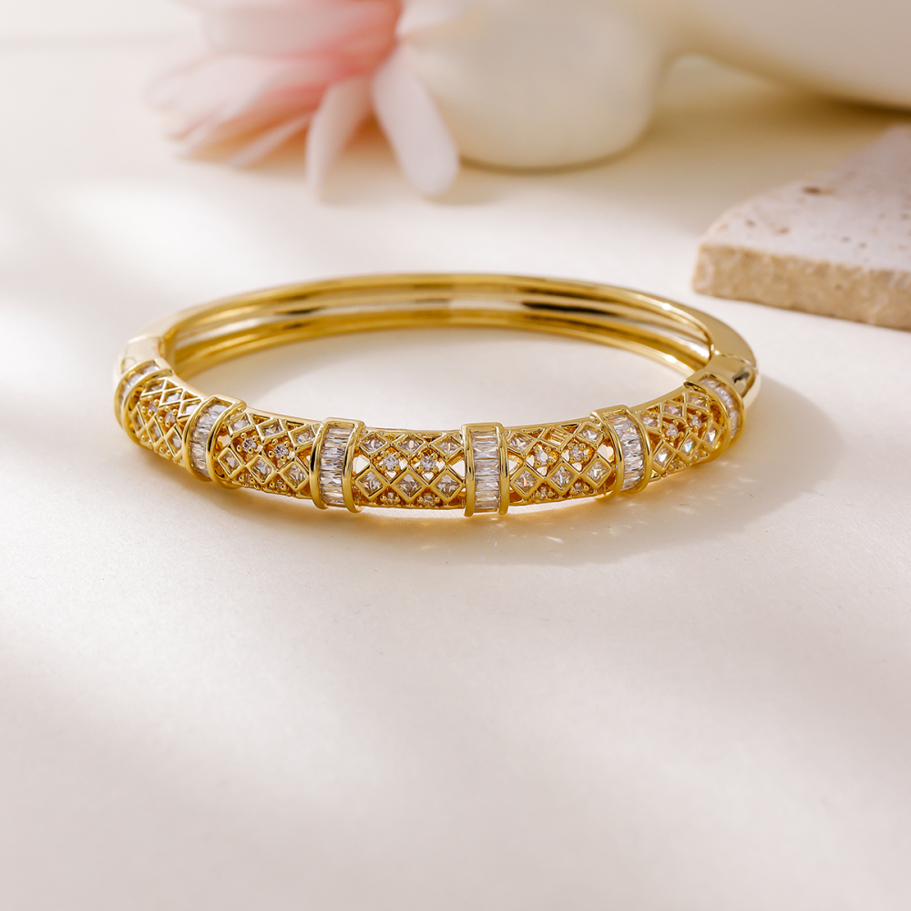 Light Luxury Niche Clothing Accessories Bracelet Bangle Water Plated Copper Geometric Pattern Curved Hollow Design Star Bracelet