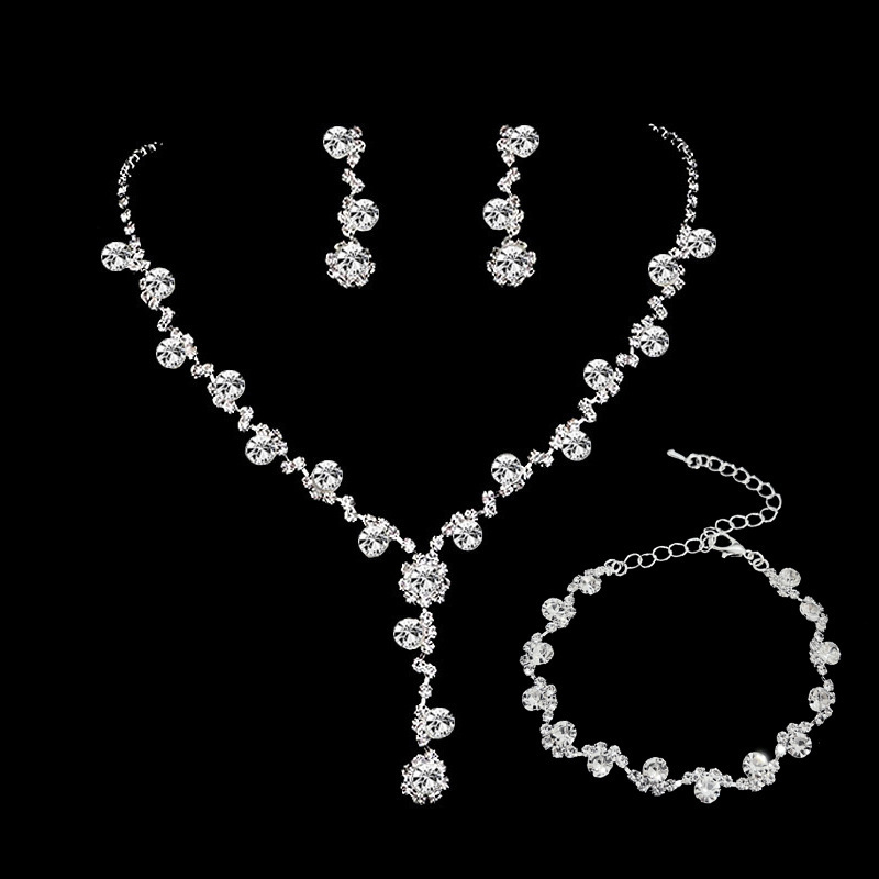 Fashionable  Diamond Floral Tassel Necklace Set Bridal Three-Piece Jewelry Set Elegant Silver Plated Accessories