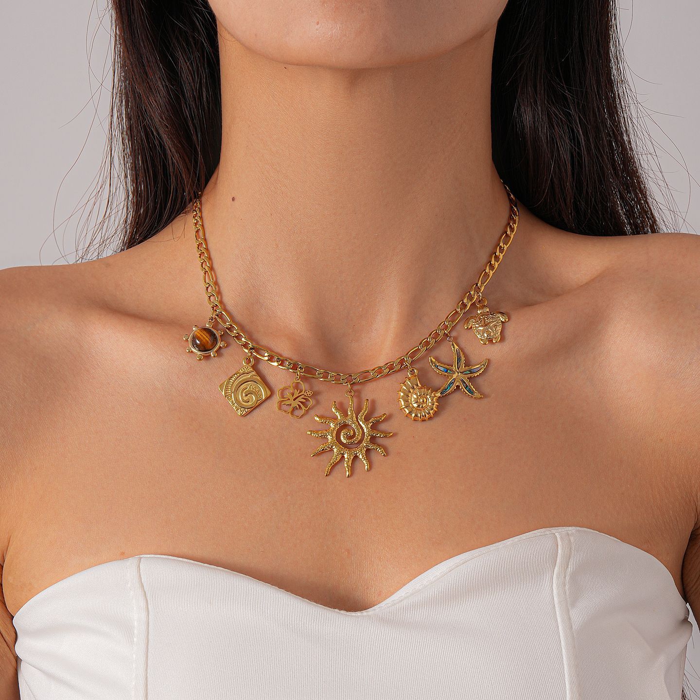 Fashionable Stainless Steel Sun Pendant Necklace Women's Versatile Light Luxury Geometric Pattern Electroplated Jewelry Accessory