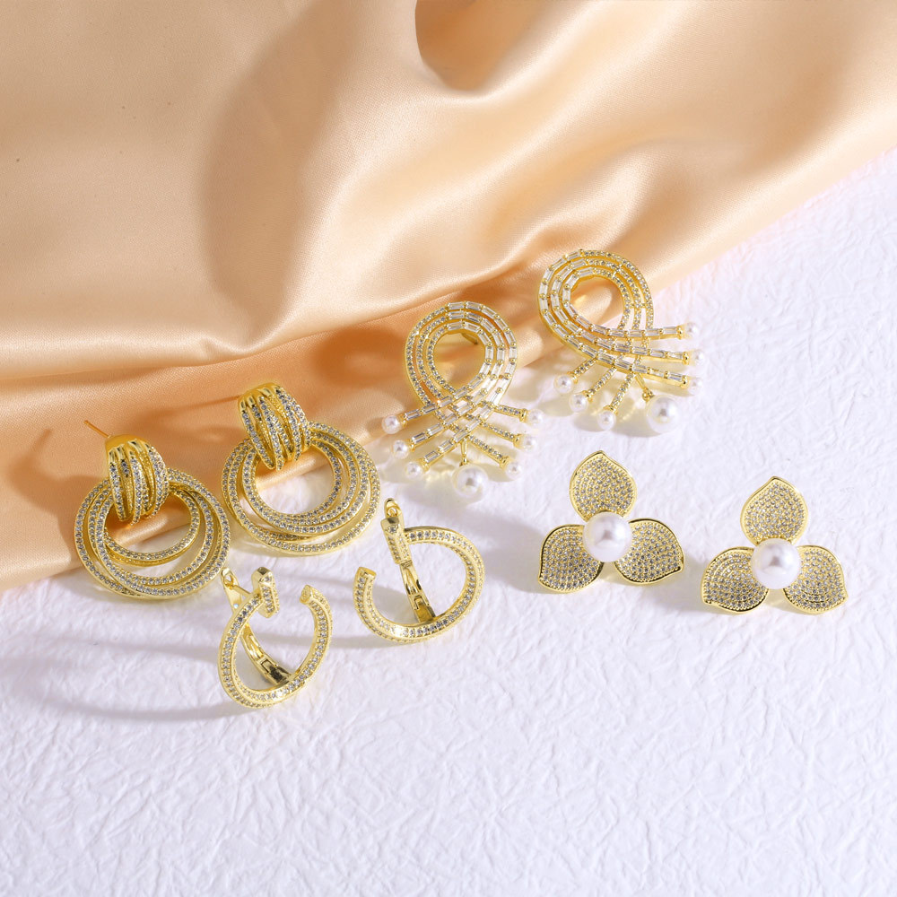 Pearl Flower Full Zircon Earrings Studs Simple Style Daily Wear Copper Material Gold Plated Jewelry Accessories For Women