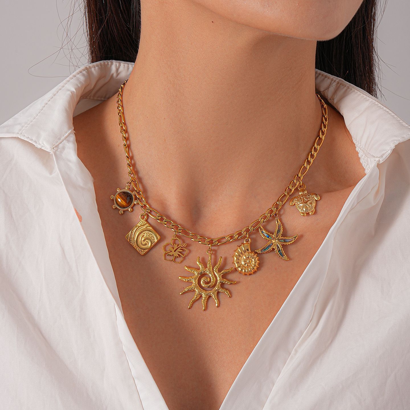 Fashionable Stainless Steel Sun Pendant Necklace Women's Versatile Light Luxury Geometric Pattern Electroplated Jewelry Accessory