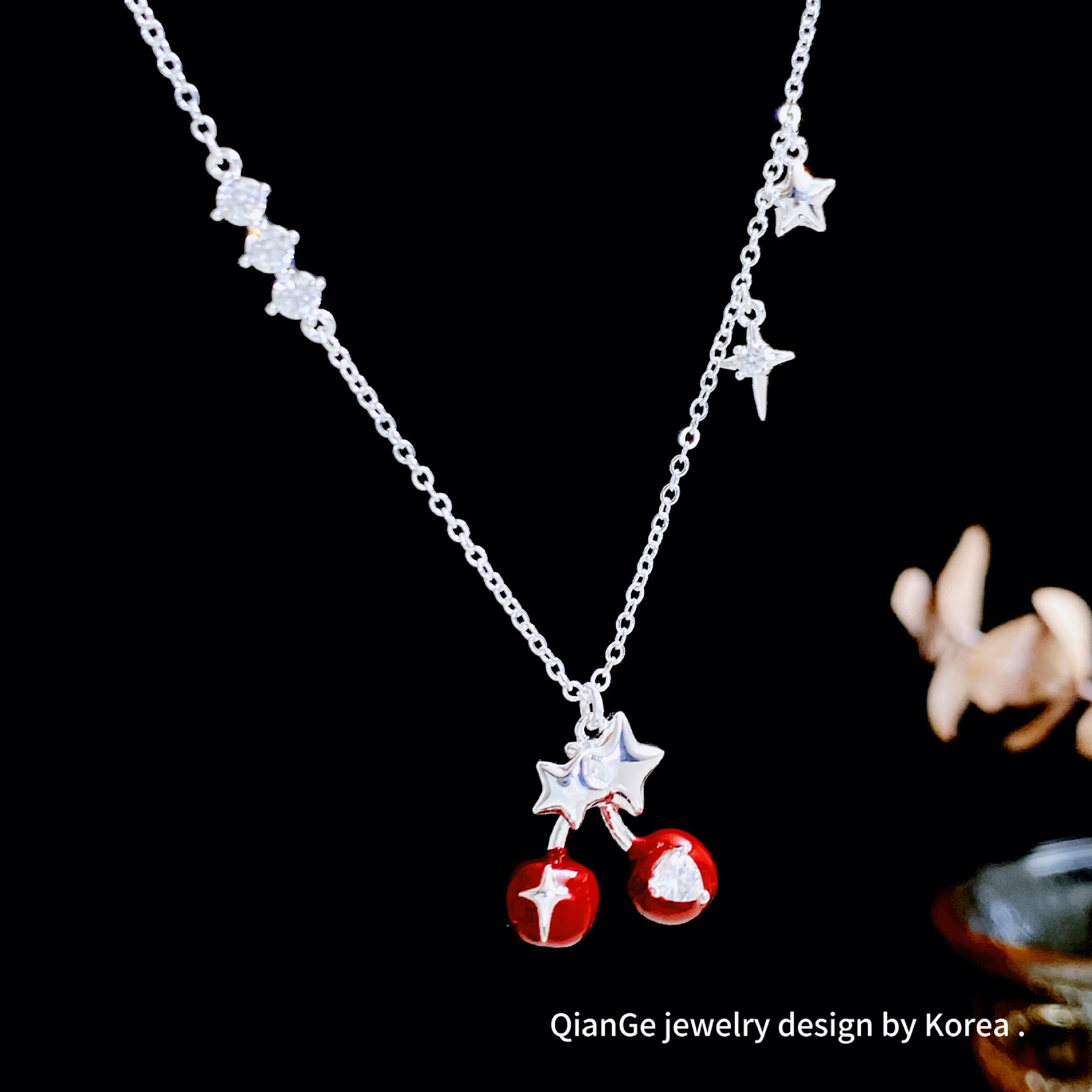 Kanamina Elegant Red Cherry Diamond Embedded Necklace For Women Sweet Fashionable Versatile Clavicle Chain Fruit Patterned Jewelry