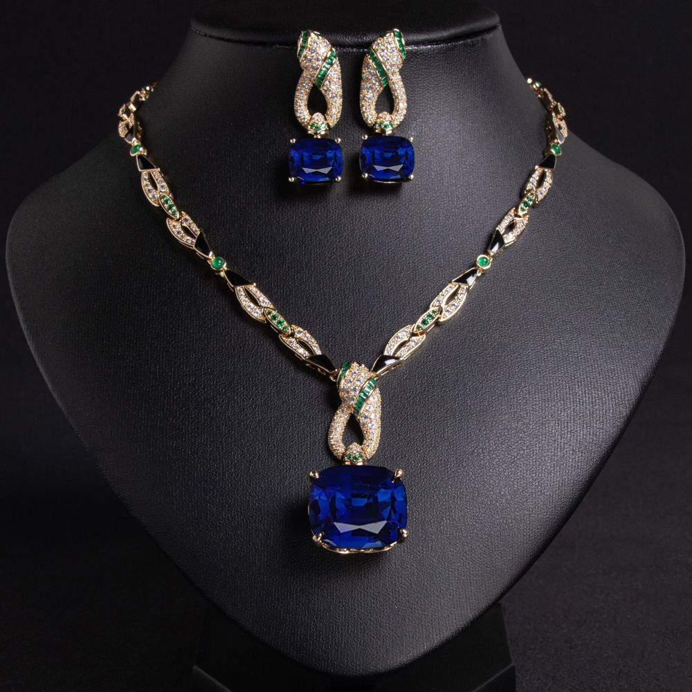 Fashionable Geometric Design Jewelry Set Luxury Versatile High-End Minimalist Snake Necklace Women's Accessory Elegant Earrings