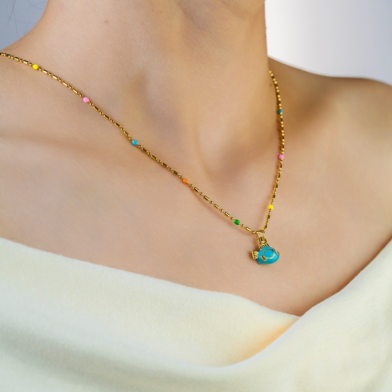 304 Stainless Steel Fish Pendant Necklace Cute Fat Fish Design Elegant Fashion Accessories Ladies European American Style Jewelry