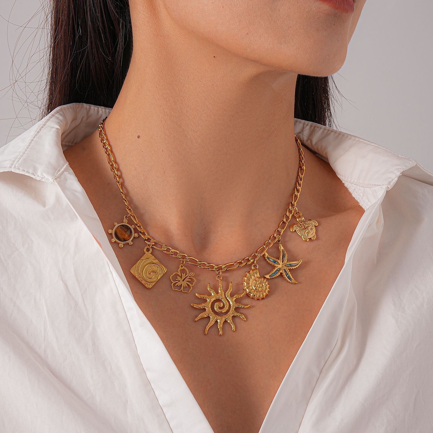 Fashionable Stainless Steel Sun Pendant Necklace Women's Versatile Light Luxury Geometric Pattern Electroplated Jewelry Accessory