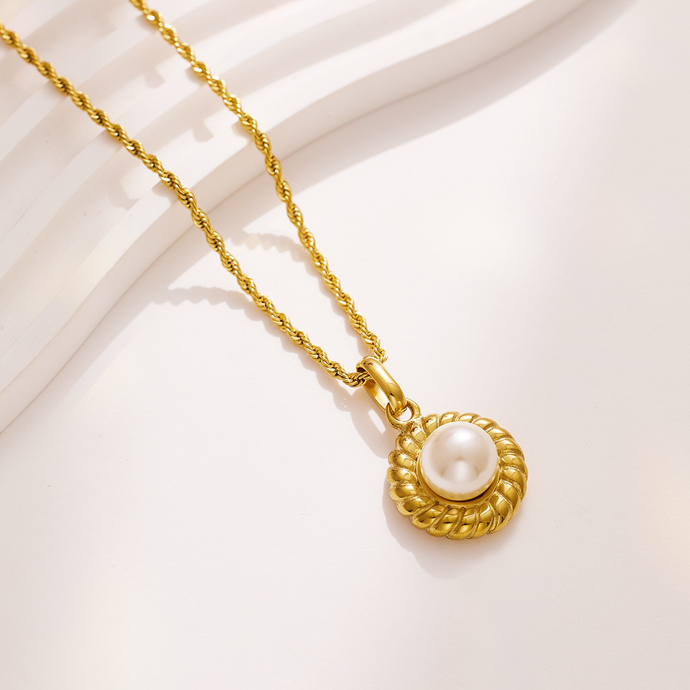 French Style Pearl Necklace Titanium Steel Geometric Vacuum Plated Stainless Steel 18K Gold Edge Suitable For Women