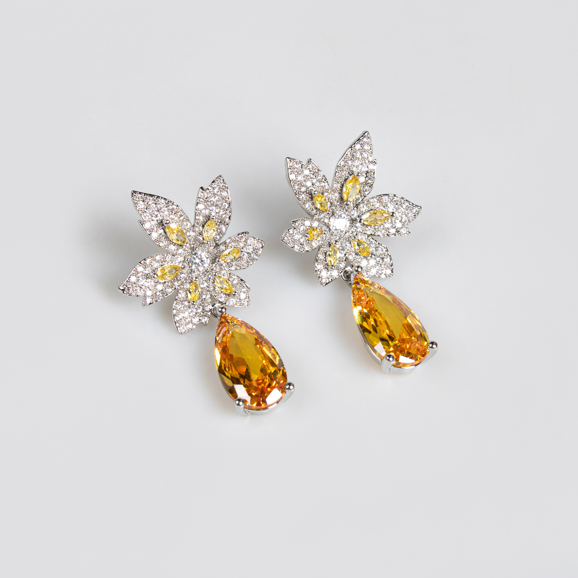 Elegant Flower Waterdrop Pendant Earrings Necklace Set Zircon Women's Jewelry Two-Piece Set Luxury Style Copper Material