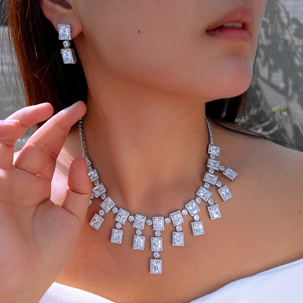 Women's Sparkling Geometric Two-Piece Jewelry Set - Diamond-Like Crystal Rhinestones Copper Bridal Party Dinner Earrings & Necklace