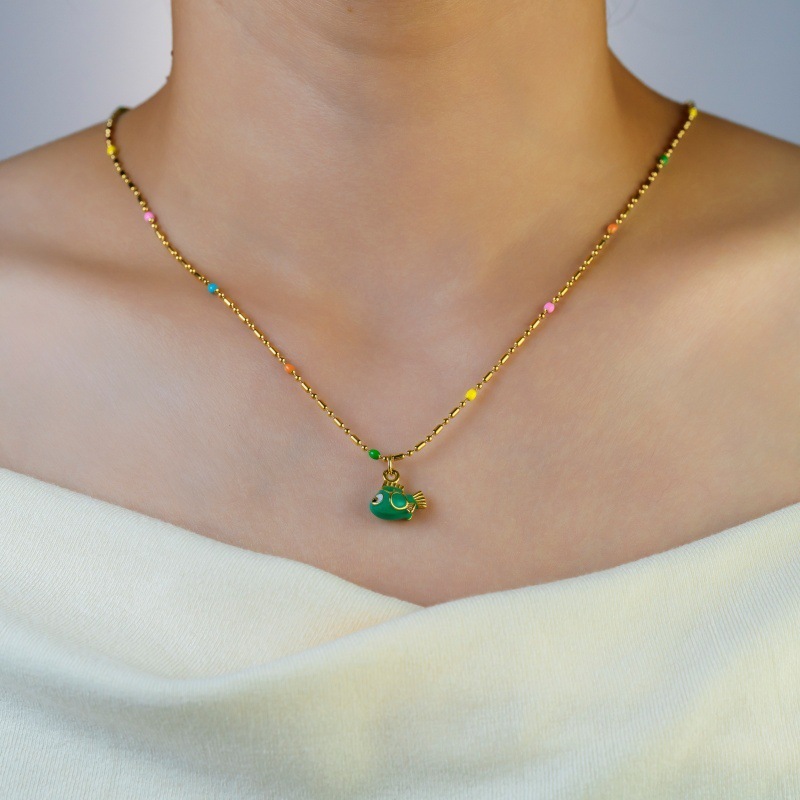 304 Stainless Steel Fish Pendant Necklace Cute Fat Fish Design Elegant Fashion Accessories Ladies European American Style Jewelry