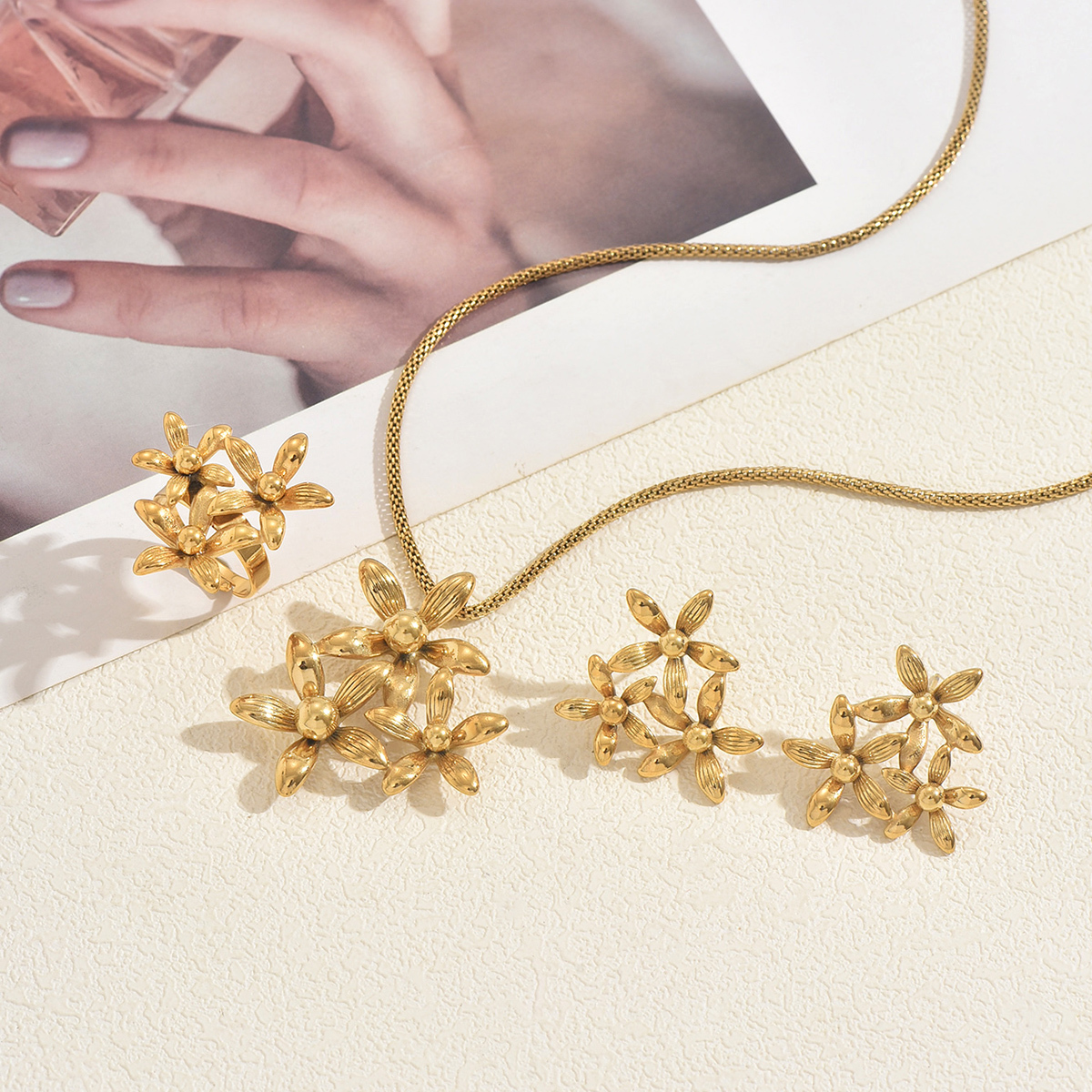 Four-Piece Stainless Steel Multiple Flower Splicing Elegant Necklace Earrings Ring Set For Banquet Bride Wedding Accessories