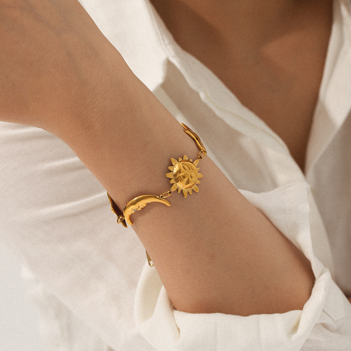 304 Stainless Steel Sun Star Moon PVD Coated 18K Real Gold Plated IG Style Casual Elegant Waterproof Non Tarnish Handmade Chain Lobster Trigger Clasp Closure Gold Bracelets