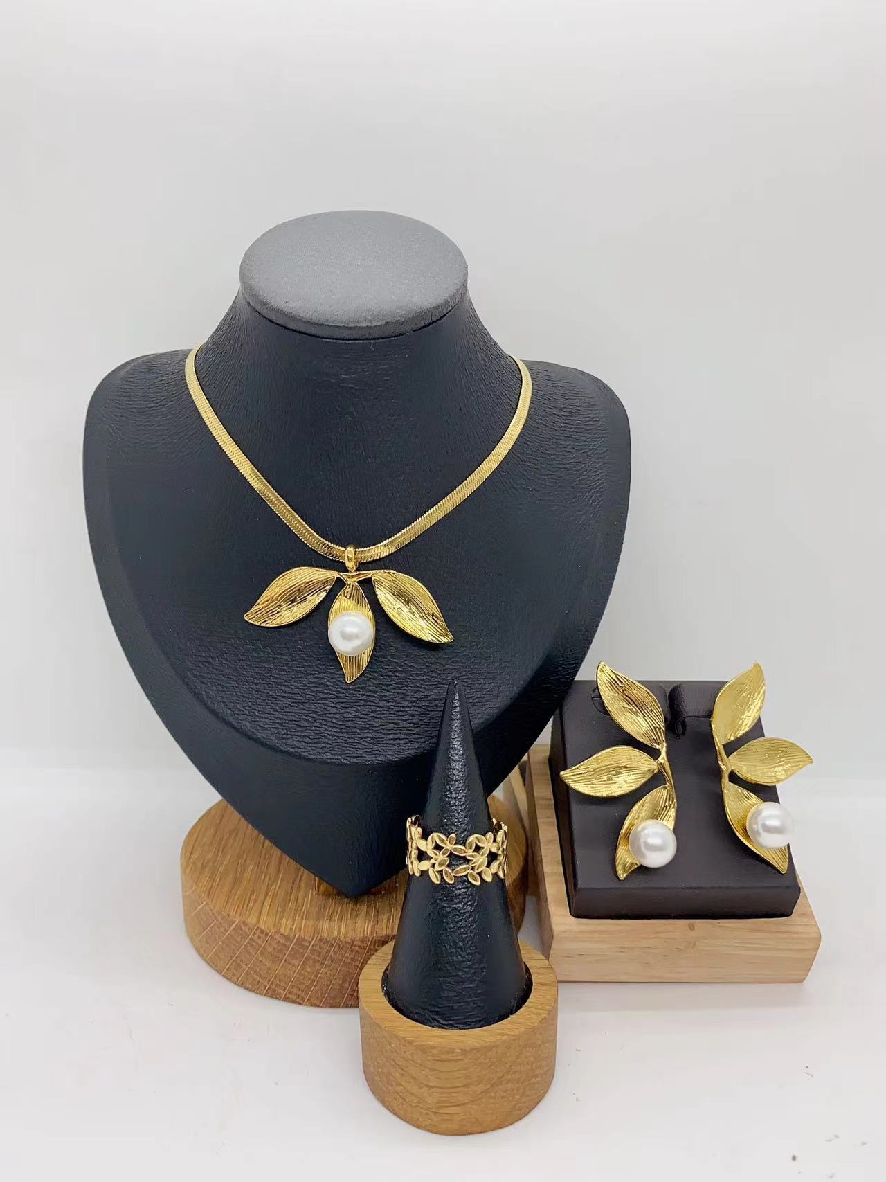 European And American Fashion Trend Ins Style Exaggerated 304 Stainless Steel Leaf Turtle Conch Starfish Necklace Earrings Ring Bracelet Set