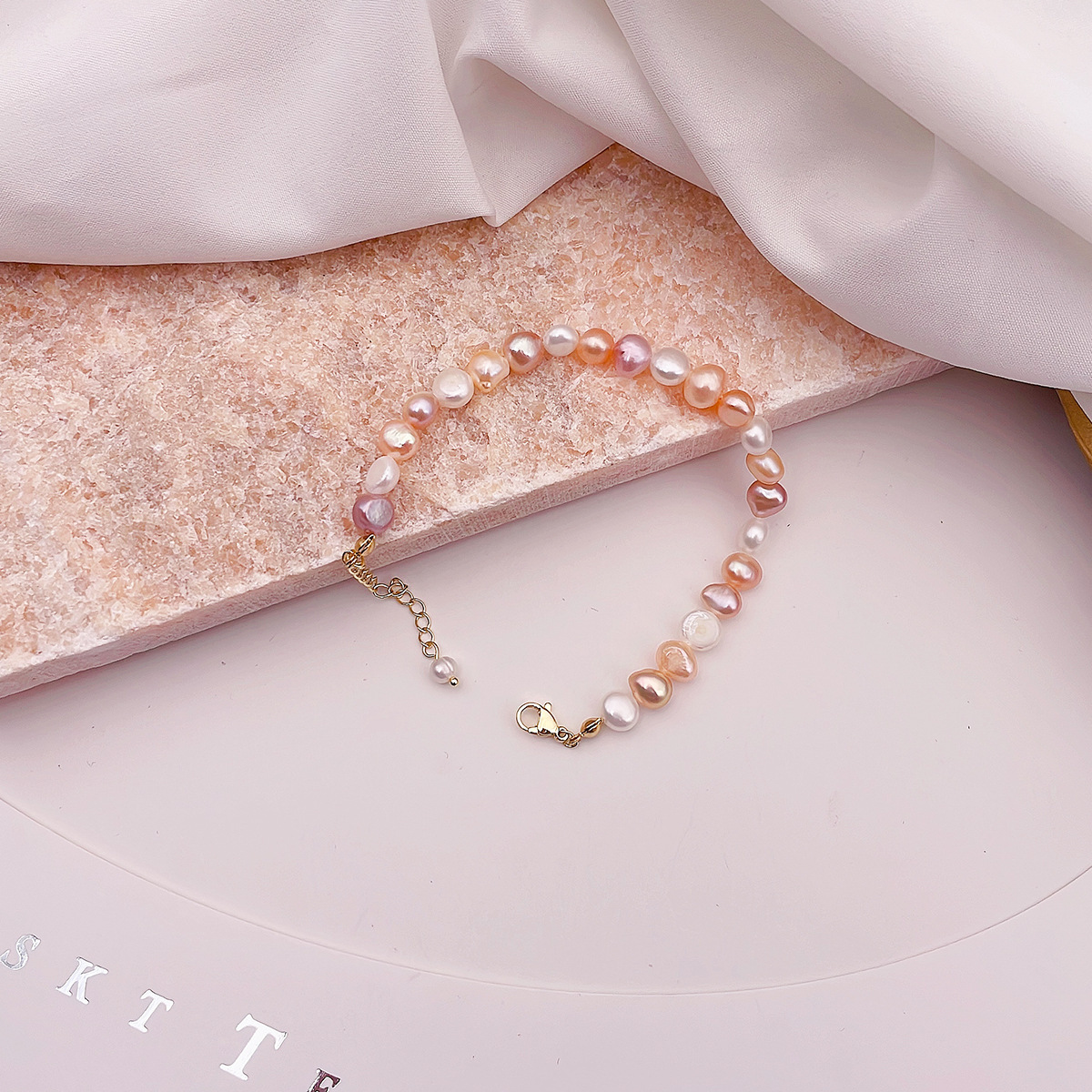 Retro Irregular Baroque Pearl Necklace Natural Freshwater Pearl Women's New Fashion Pearl Clavicle Chain Geometric Pattern