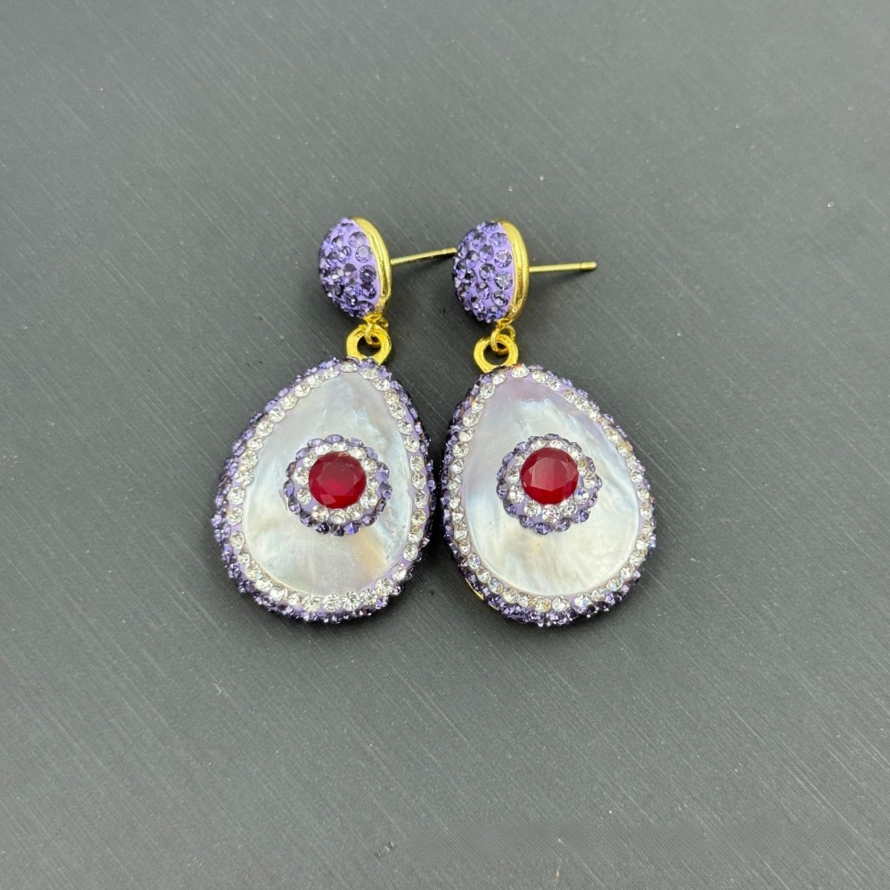 Natural Freshwater Pearl Shell Embedded Jade Three-piece Set Czech Diamond Luxury Style High-end Feelings Jewelry Accessories