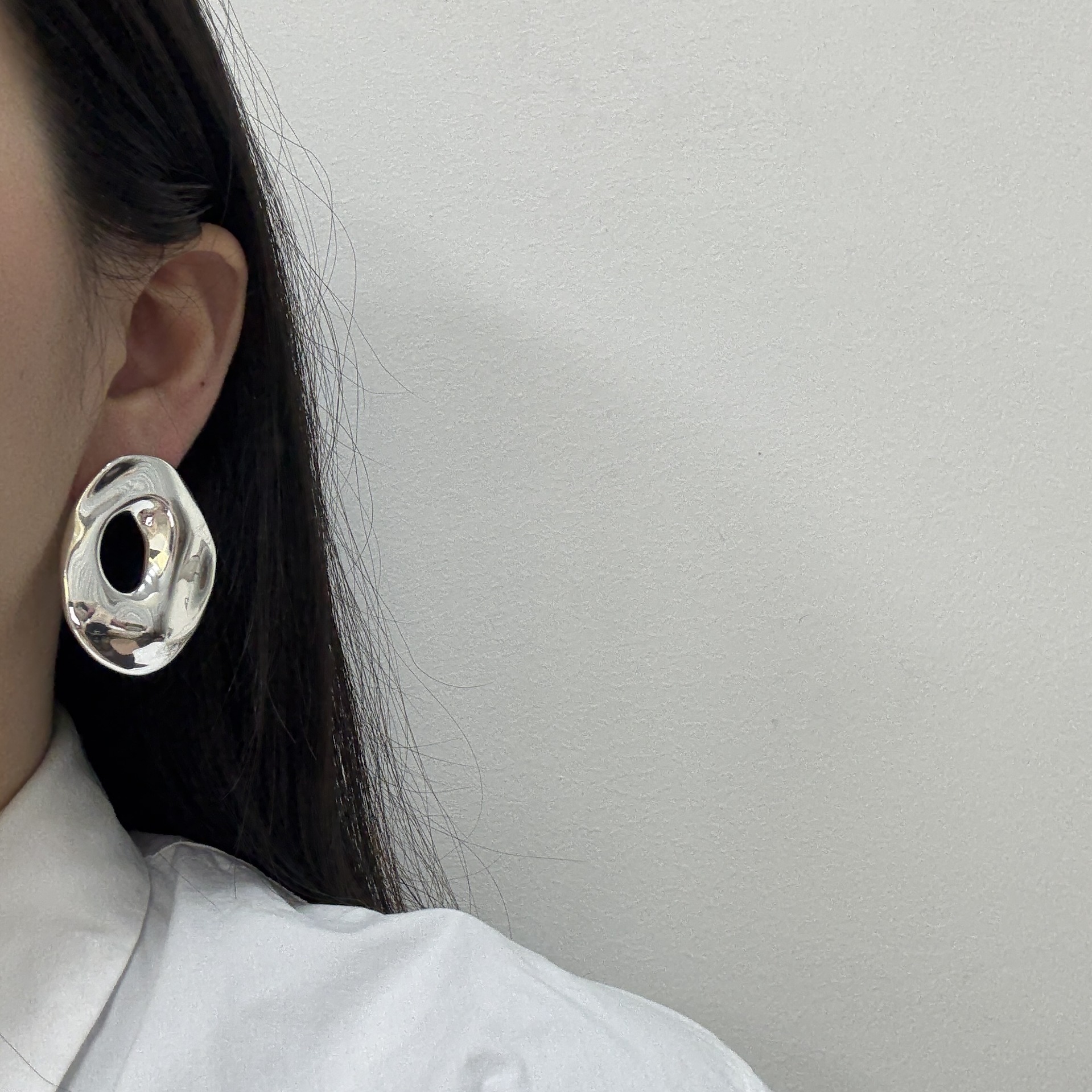 Elegant Simple Geometric White Earrings For Women Fashionable High-End Design Versatile Stylish Copper Jewelry Accessories