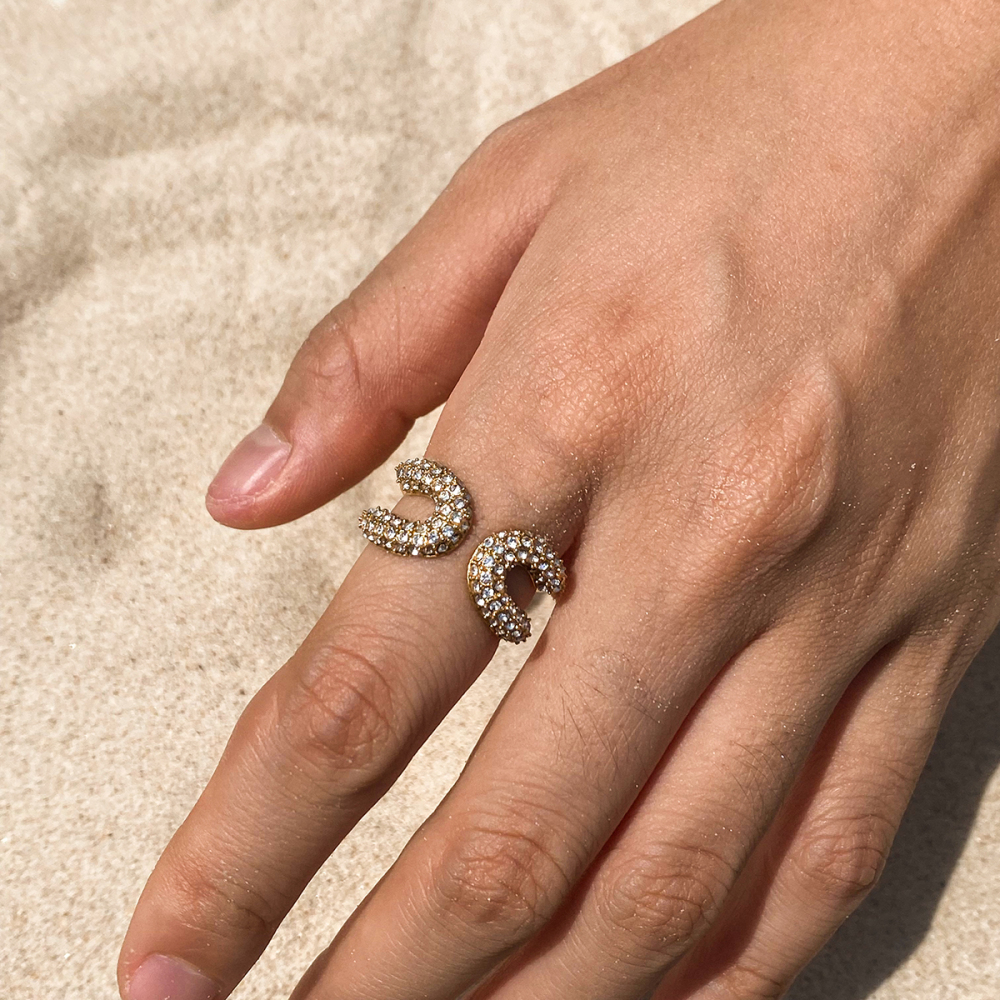 Designer Open Ring For Women 18K Gold Stainless Steel Diamond Pin Buckle Ring Adjustable Size Travel Suitable Original Design