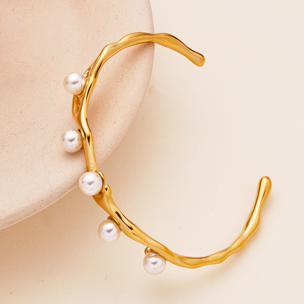 Elegant C-shaped Pearl Inlaid Titanium Steel Bracelet Women's Accessories Vintage French Style Rose Gold