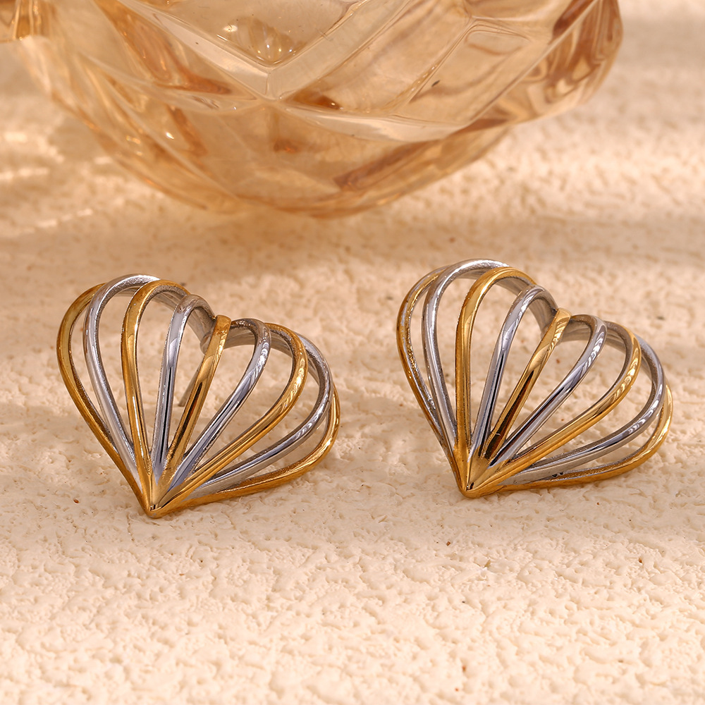 PVD Coated Real Gold Plated Heart Shape 304 Stainless Steel Casual Streetwear Waterproof Non Tarnish Ear Studs