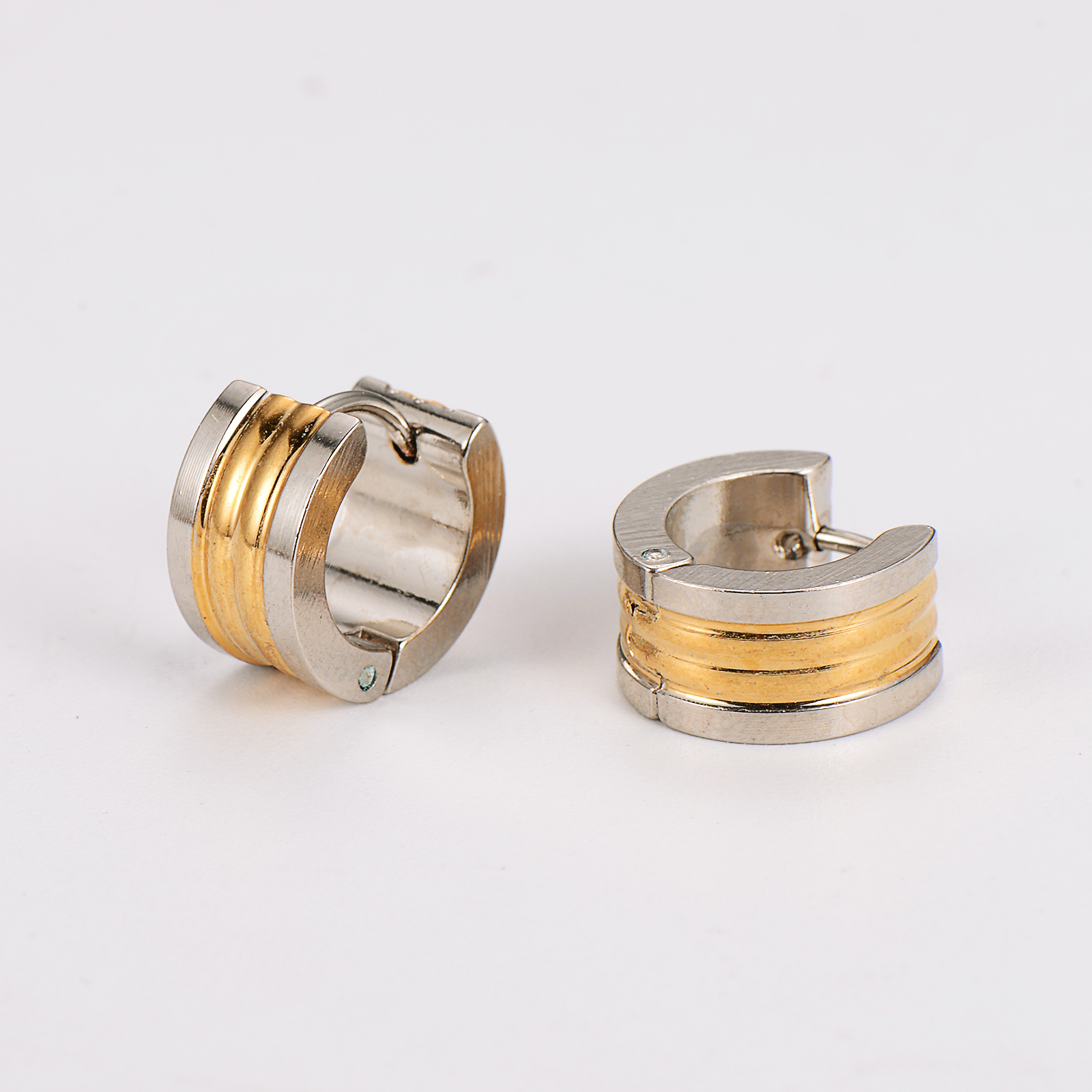 AML Fashion Trendy Striped Gold Ear Studs Elegant Personality Punk Style 201 Stainless Steel Circle Vacuum Electroplated 18K Real Gold Earrings Wholesale Versatile