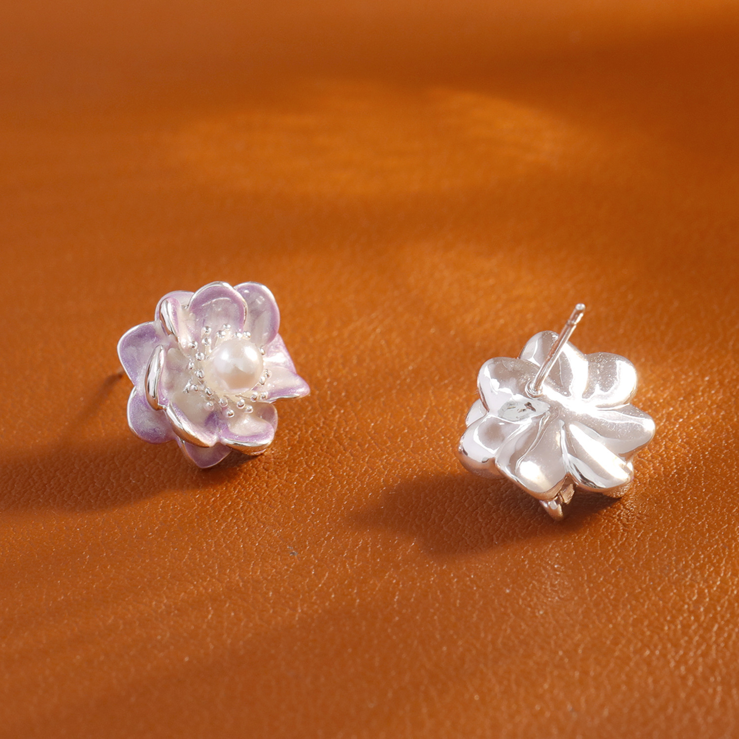 Graceful Pearl Magnolia Flower Stud Earrings For Women Fashion Sweet Fresh Style High-end Design Simple Versatile Minimalist Hoop Earrings