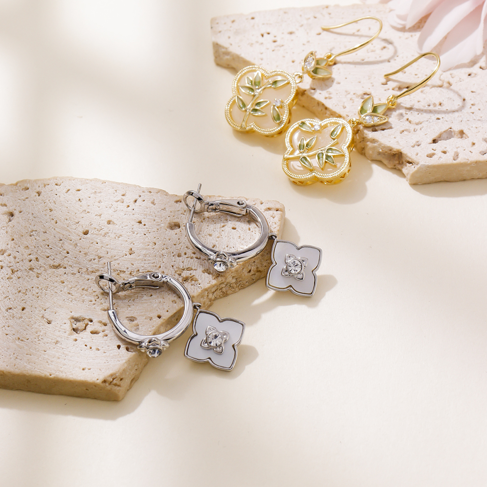 Vintage Style Enamel Geometric Pattern Earrings Niche Retro Design Light Luxury High-end Feel Ear Hooks Elegant Versatile Ear Accessories