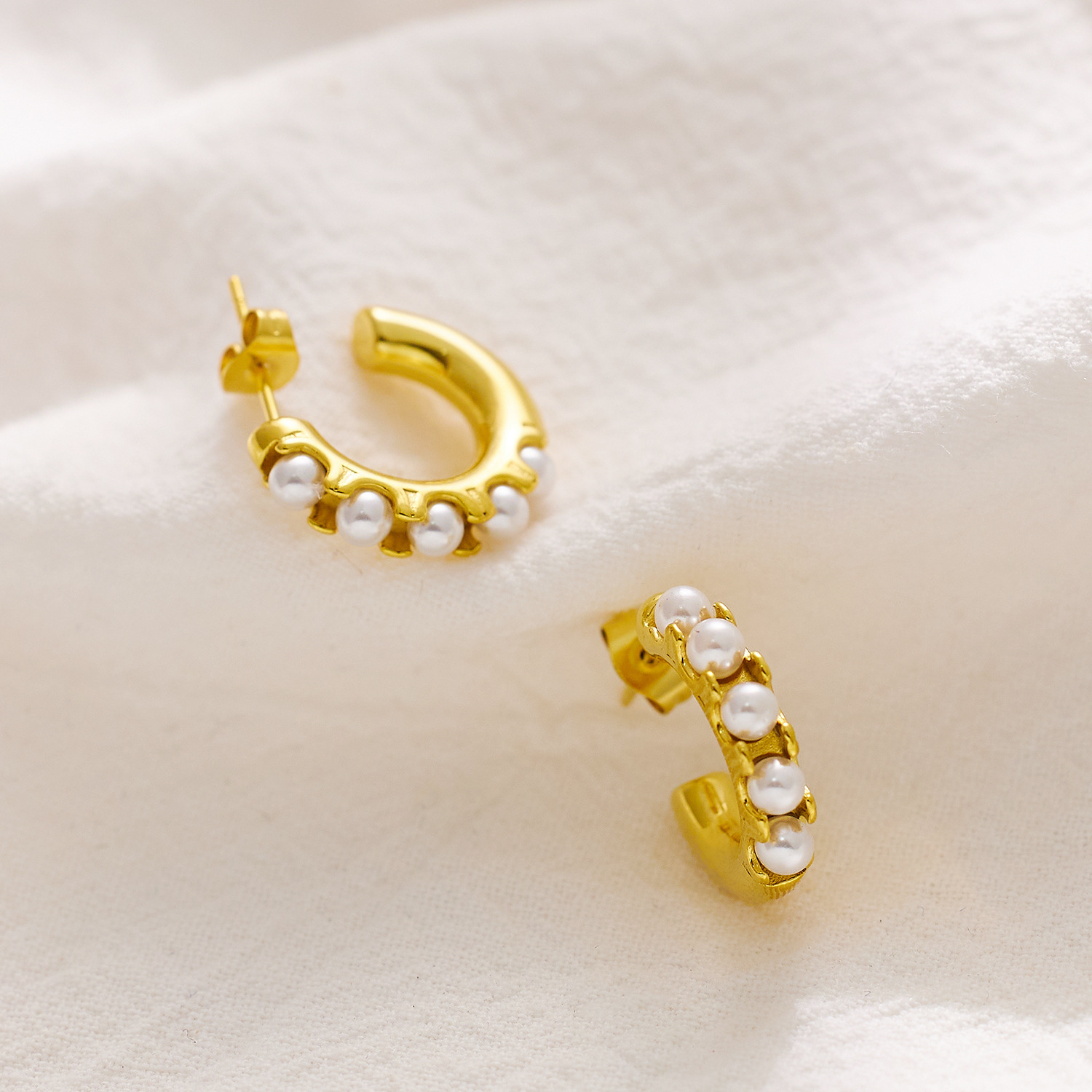Elegant 18K Gold Plated Titanium Steel C-Shaped Pearl Earrings Vintage French Style Women's Jewelry Accessories U-Shaped Geometric