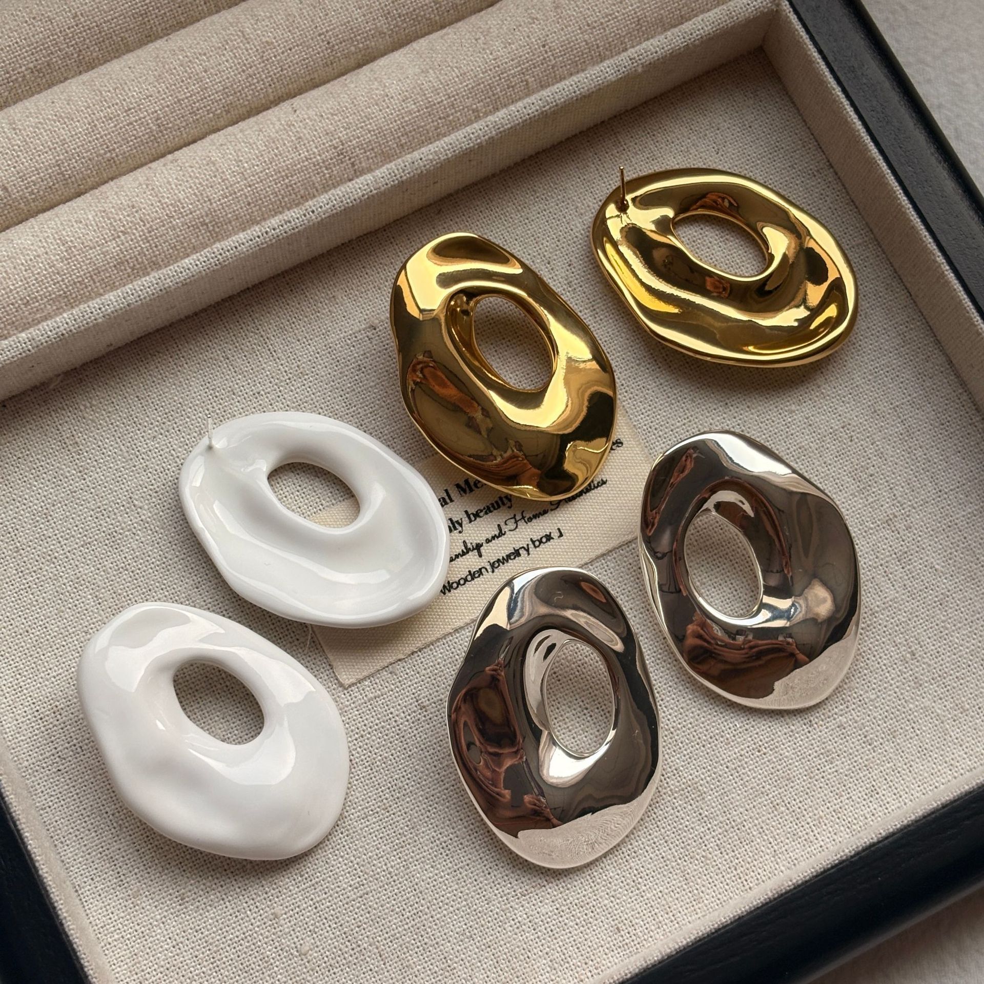 Elegant Simple Geometric White Earrings For Women Fashionable High-End Design Versatile Stylish Copper Jewelry Accessories