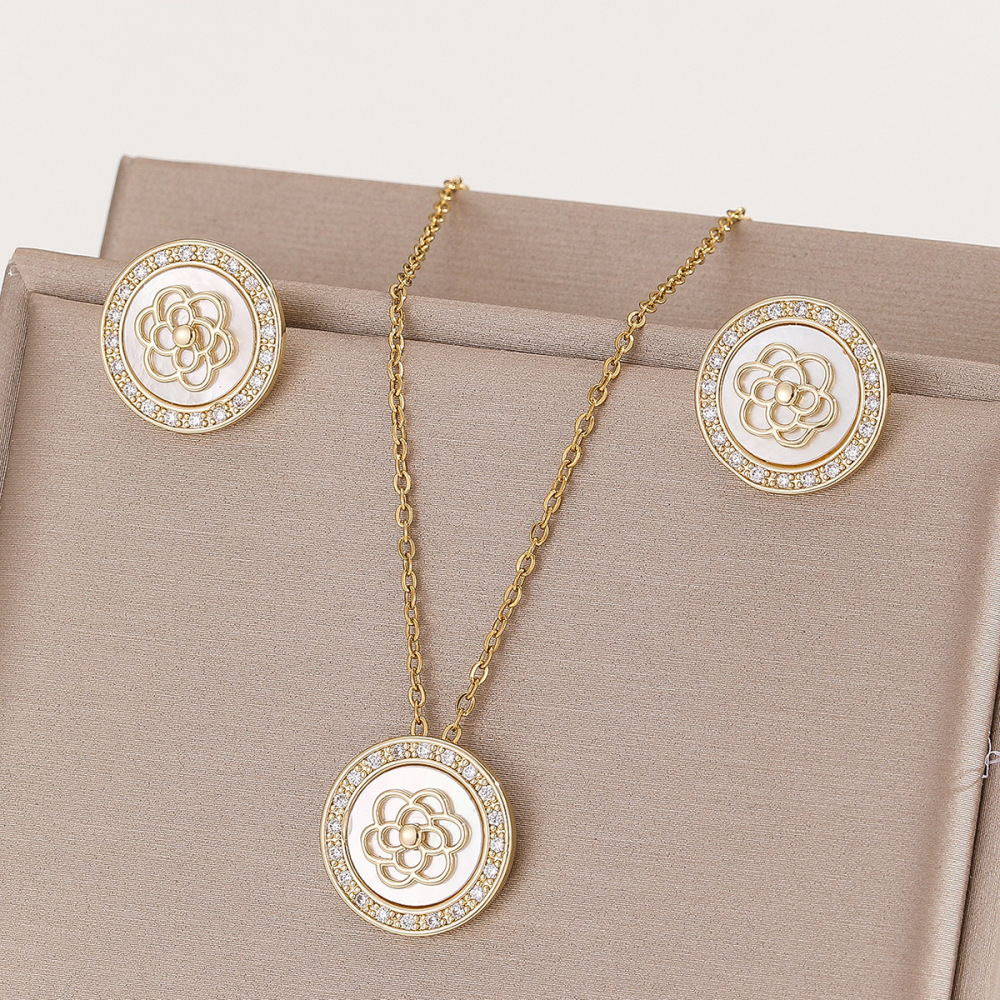 High Quality Lightweight Luxury Copper Micro-Paved Zircon Necklace Earring Shell Set For  Style Accessories