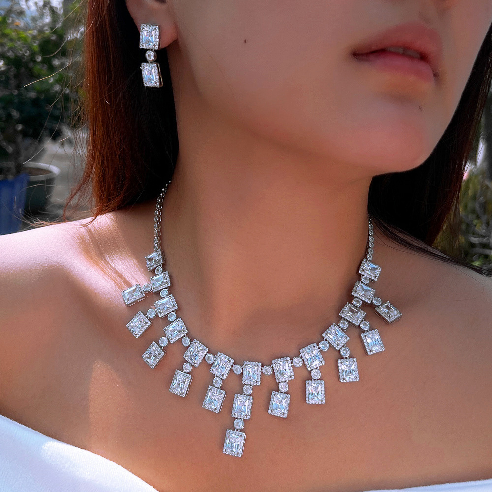 Women's Sparkling Geometric Two-Piece Jewelry Set - Diamond-Like Crystal Rhinestones Copper Bridal Party Dinner Earrings & Necklace