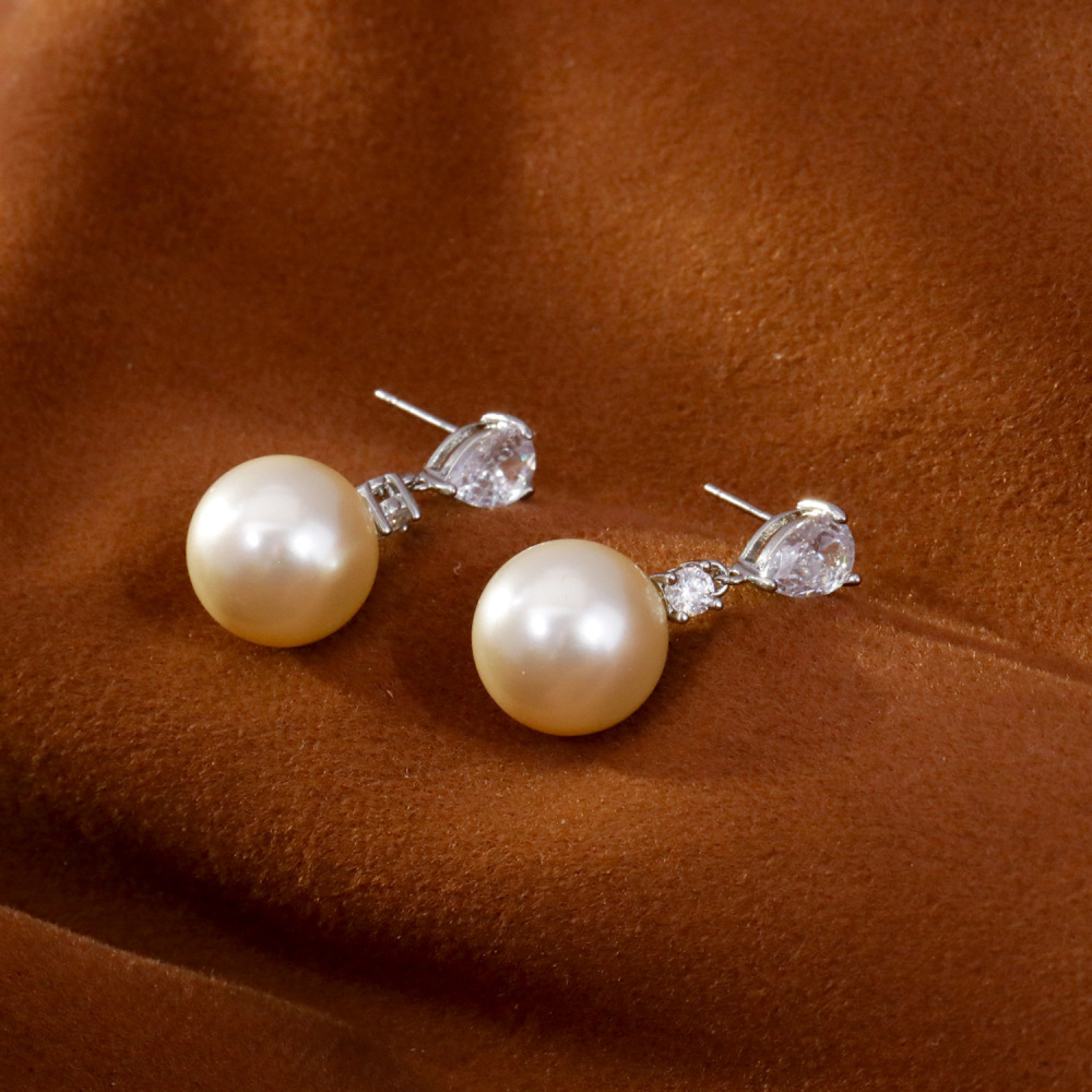 Fashionable Pearl Earrings Women's Round Zirconia Studs Luxury Light Elegant New 2025 Trendy Jewelry Accessories