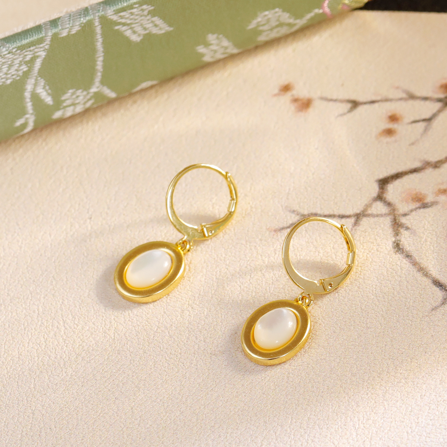 French Vintage Shell Earrings Women Summer High-End Lightweight Luxury Trendy Fashionable Jewelry Accessories