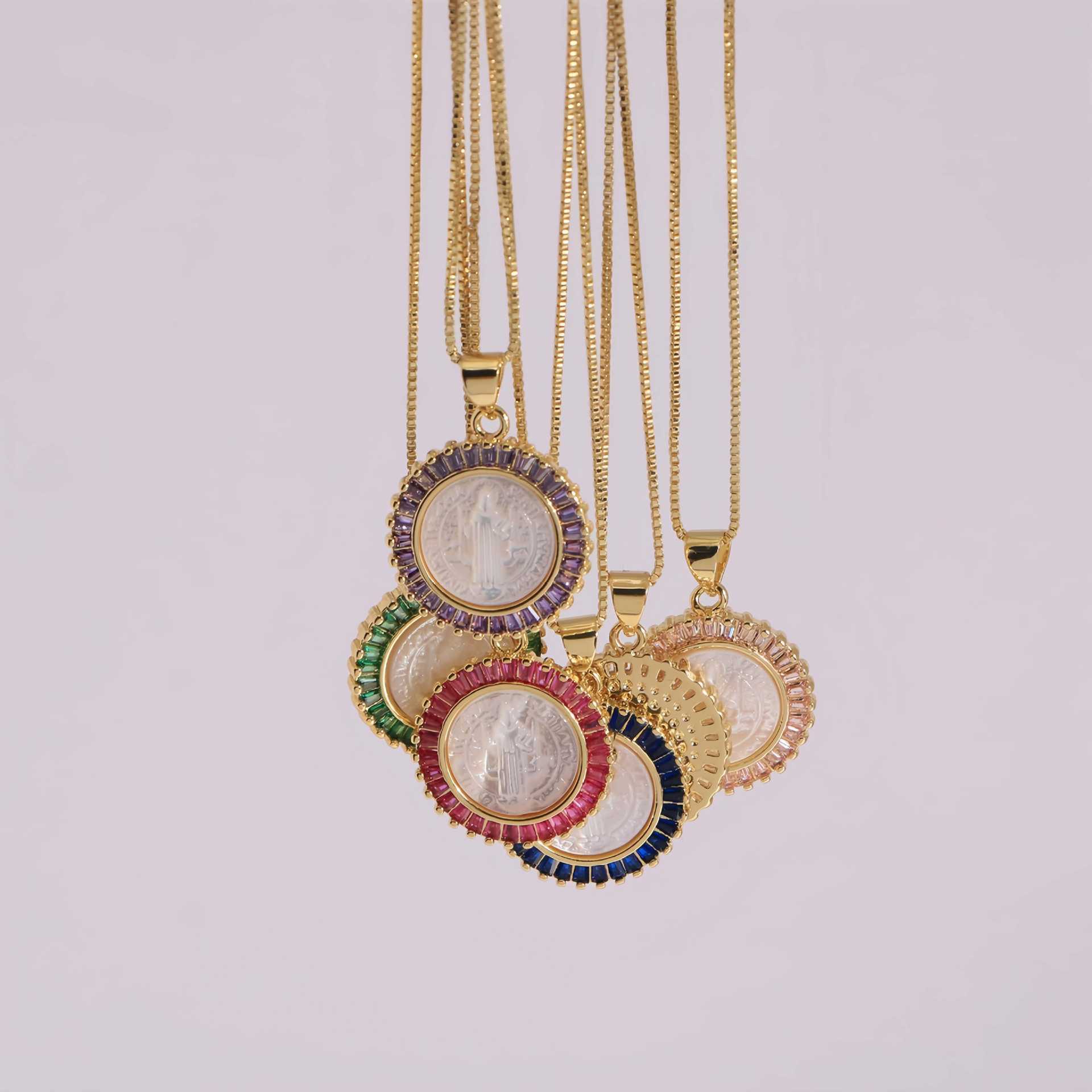 French Style 18K Gold Plated Shell Necklace Ladies Micro Inlaid Zircon White Shell Jewelry Accessories