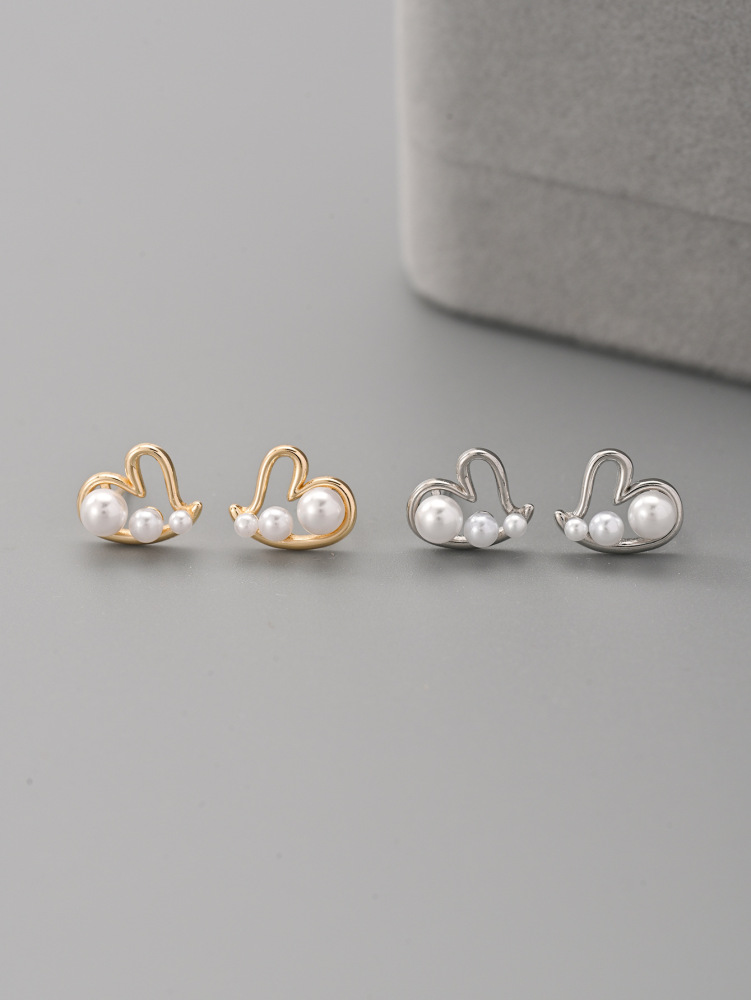 925 Sterling Silver Vintage Heart Pearl Stud Earrings Women's Trendy New Style High-End Unique Design Jewelry Accessories