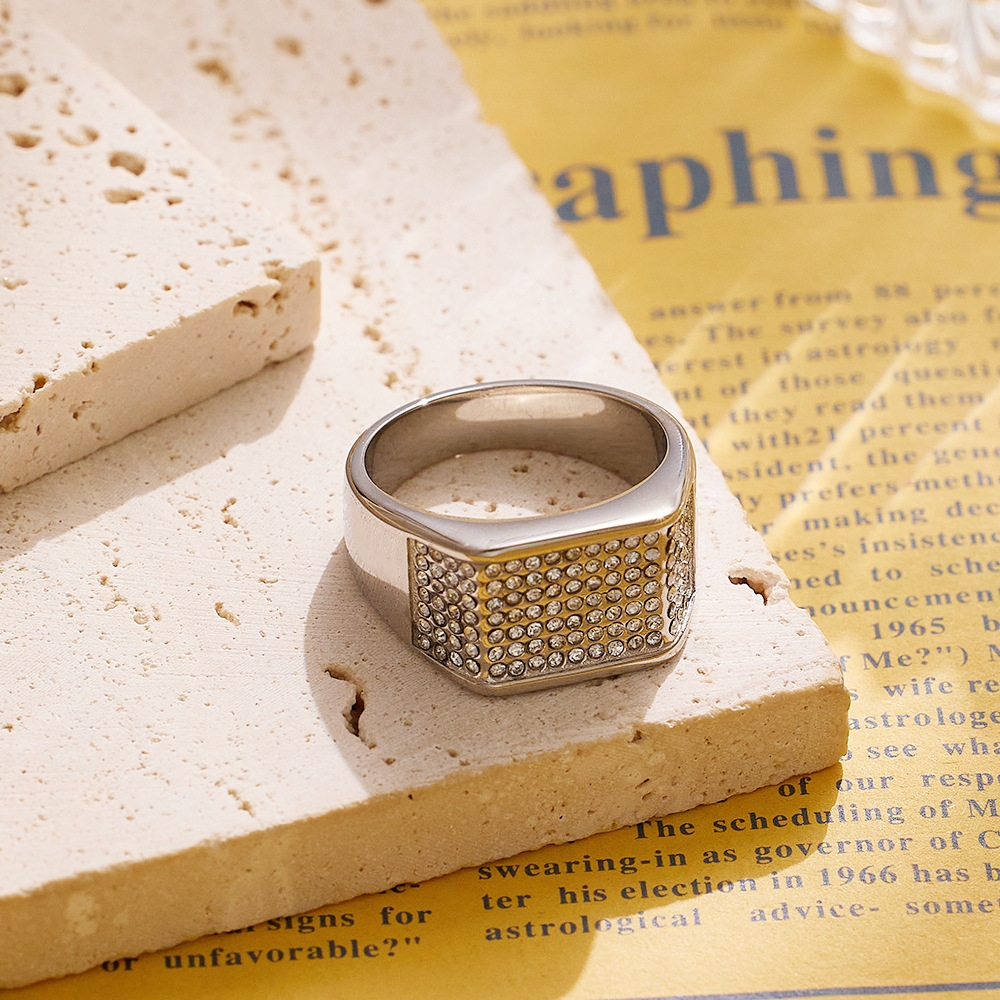 Titanium Steel Men's Ring Classic Dominant Inlaid Zircon Stainless Steel Ring Men's Geometric