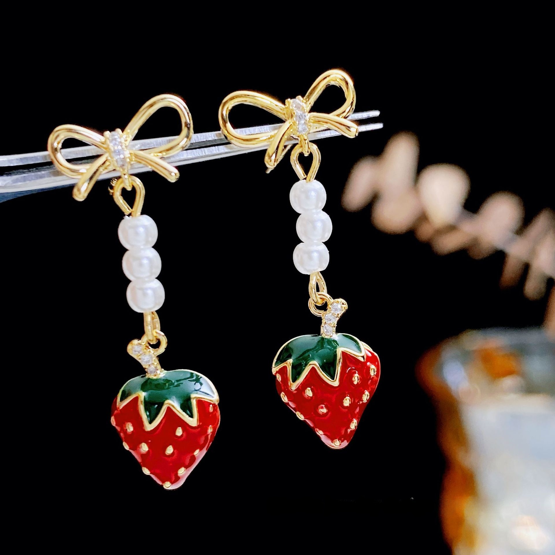 Kanamina New Style Cute Sweet Strawberry Women's Earrings Fashionable Adolescent Student Ear Jewelry Fruit Pattern Copper Material