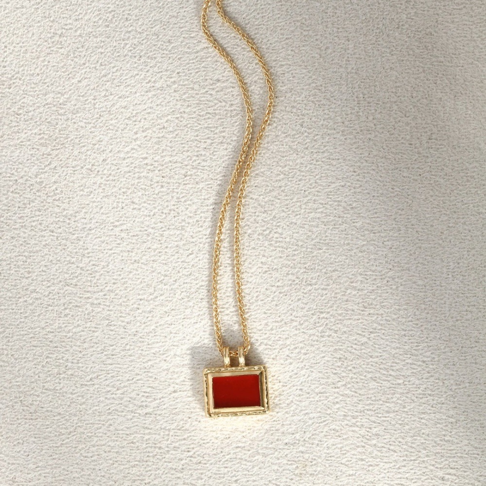 Red Agate Pendant Twist Chain Necklace Design Metal European Women Jewelry Accessories