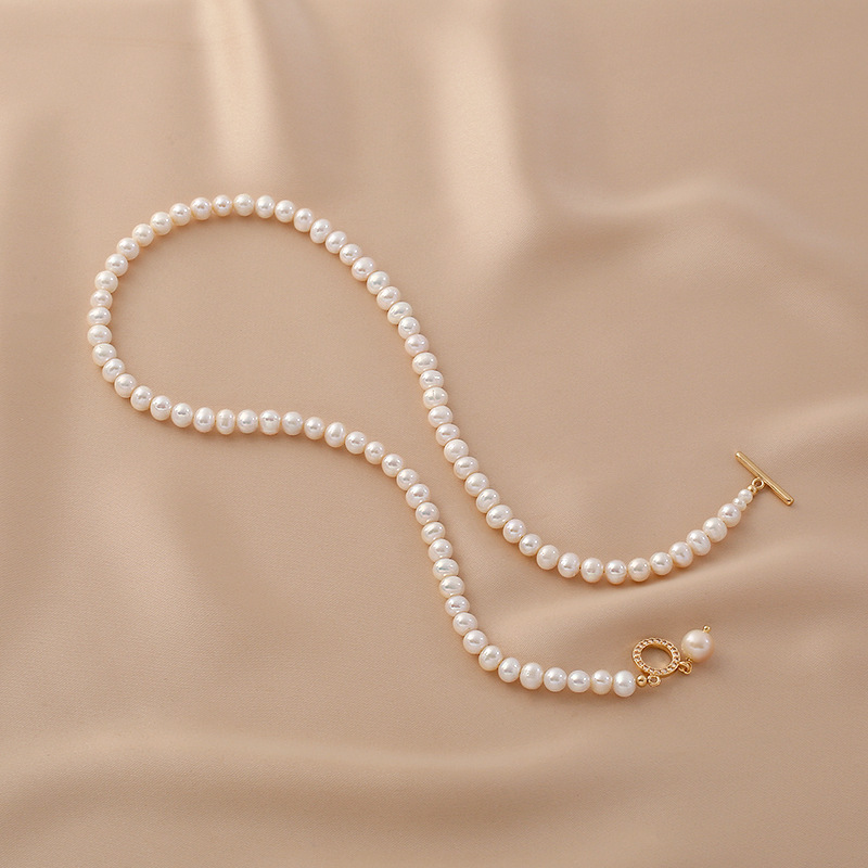 Fashionable Natural Freshwater Pearl Necklace For Women OT Clasp Design Simple Elegant Geometry Pattern Geometric Pendant