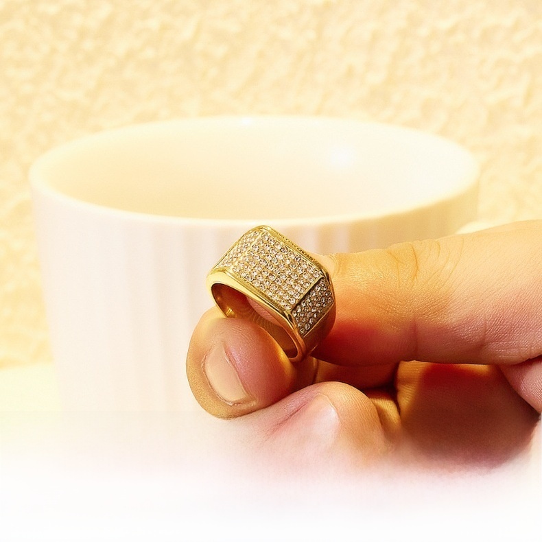 Titanium Steel Men's Ring Classic Dominant Inlaid Zircon Stainless Steel Ring Men's Geometric