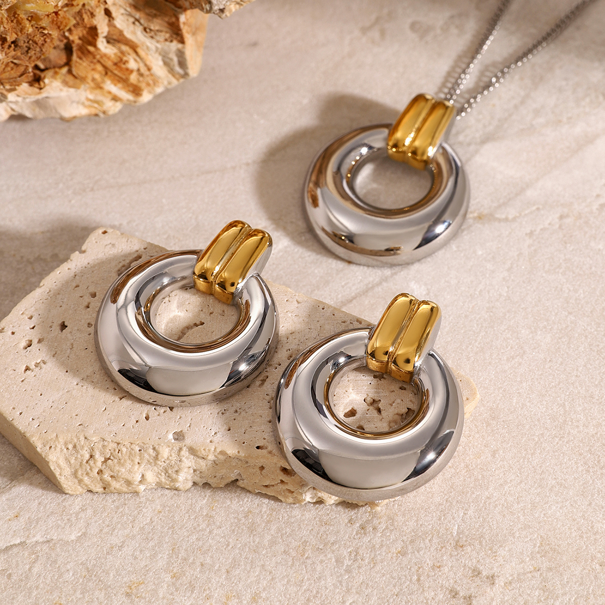 304 Stainless Steel Geometric PVD Coated 18K Real Gold Plated Simple Style Classic Style Mixed Color Jewelry Set