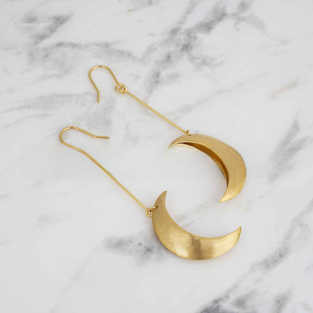 Niche Design Sense  Trendy Internet Celebrity Simple Elegant New Arrival Crescent Earrings Ear Hook Women's Cold Style Earrings
