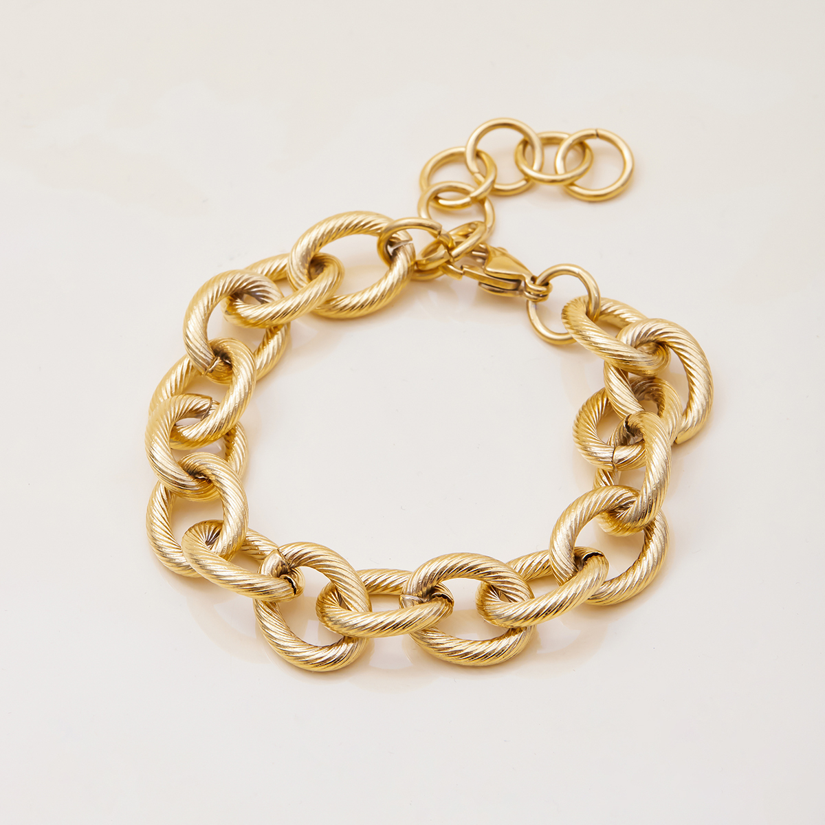 Ladies Vintage Style Stainless Steel Cross Chain Bracelet Screw Thread 18K Gold Plated Adjustable Length Travel Friendly Jewelry