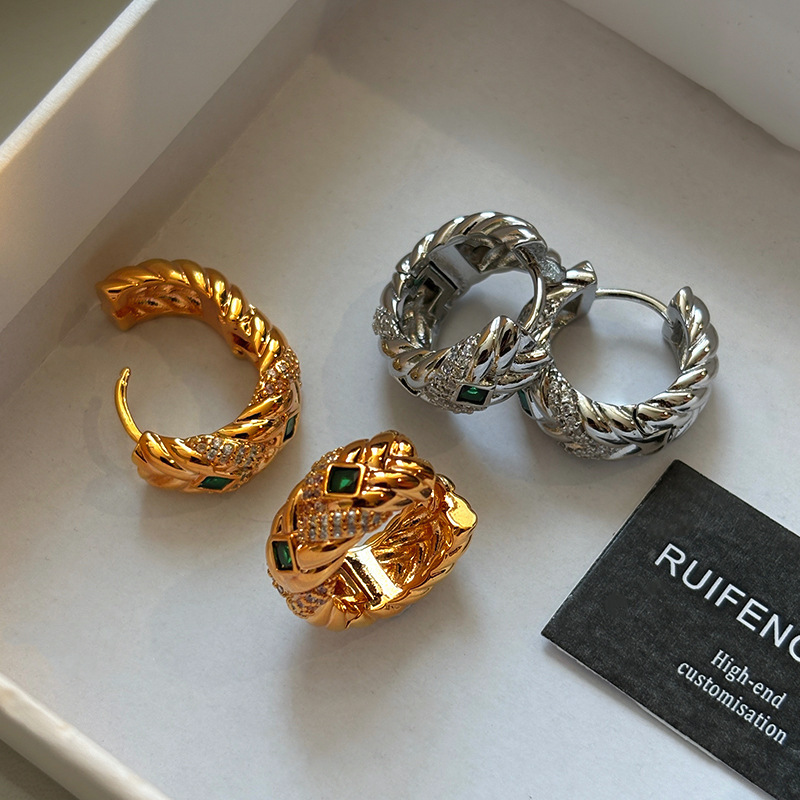 Elegant Green Zircon Diamond Metal Rhombus Pattern Women's Hoop Earrings French Vintage Style High Fashion Luxury Ear Jewelry