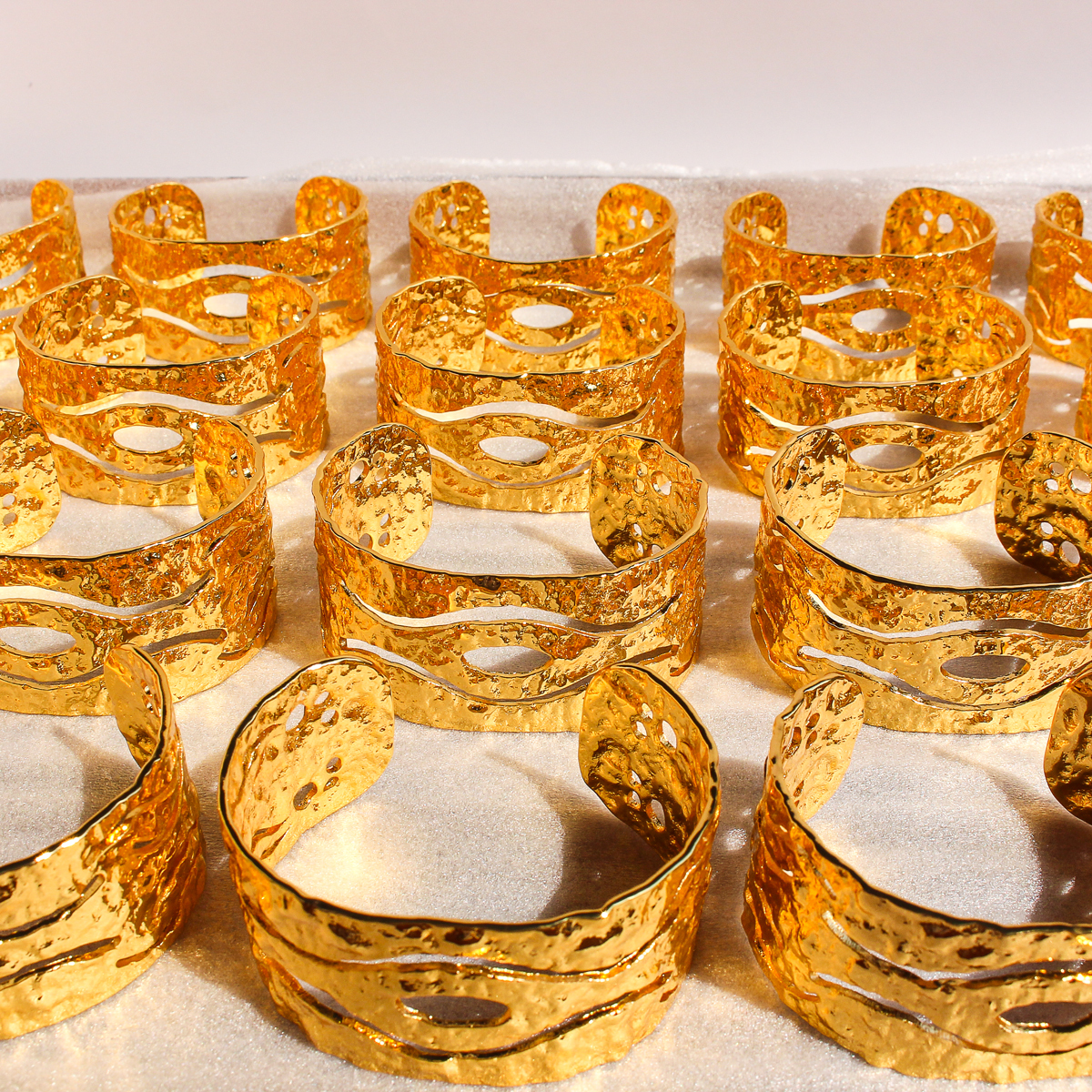 Retro Classic Style Semicircle Brass 24K Gold Plated Bangle In Bulk