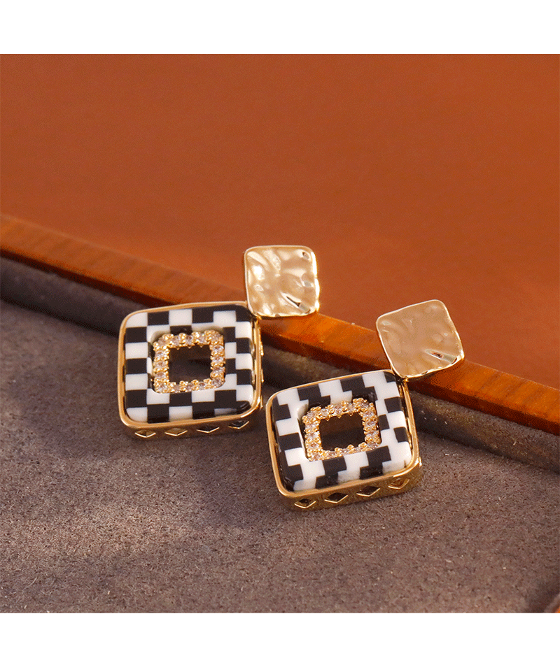 Fashionable Personality Chessboard Pattern Earrings Trendy Design Sense High-End Feelings Popular Internet Red Dangle Earrings
